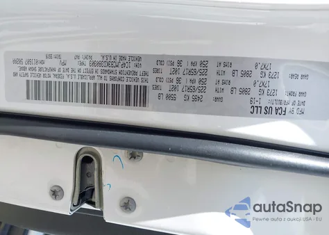 2019 Jeep Cherokee Latitude 4X4 z USA, uszkodzony, nr VIN 1C4PJMCB3KD380303